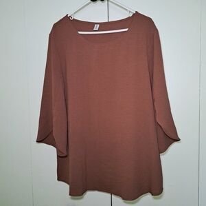 Two Casual Blouses Brown And Cream   Size XL Lot Of 2